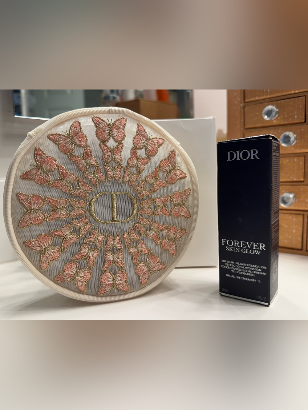 Dior Forever Skin Glow 24H Radiant Foundation With Butterfly Embroidered Pouch